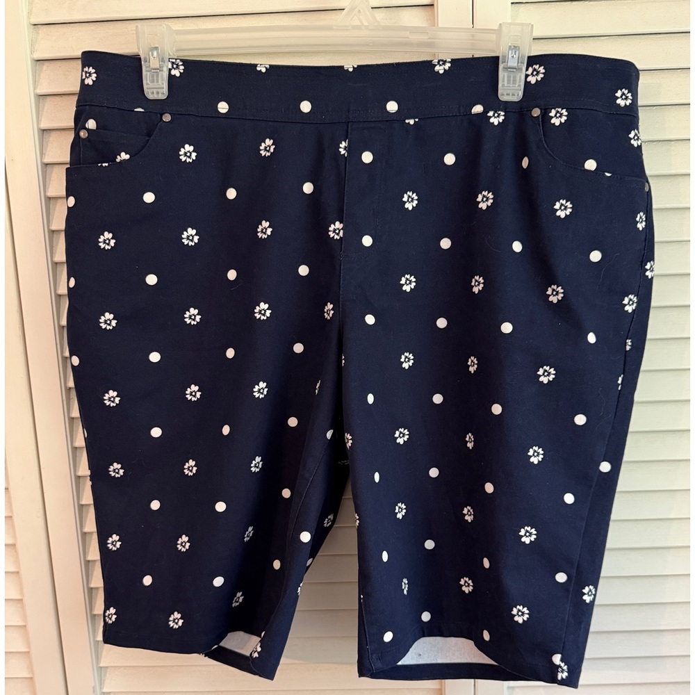 Kim Rogers Blue and White Polka Dot Bermuda Shorts